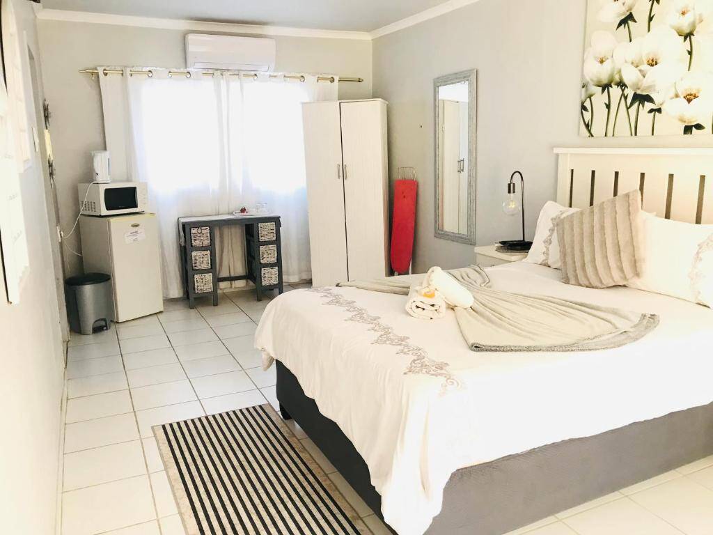 Sondela Bed and Breakfast & Lodge in Maletswai, South Africa
